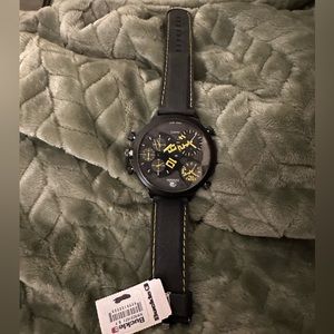Buckle Zunammy large faced watch NWT